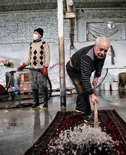 شستشوی سنتی قالی در قالیشویی نیروی هوایی