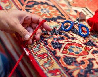 خدمات تخصصی و حرفه ای رفوی فرش در قالیشویی نیروی هوایی